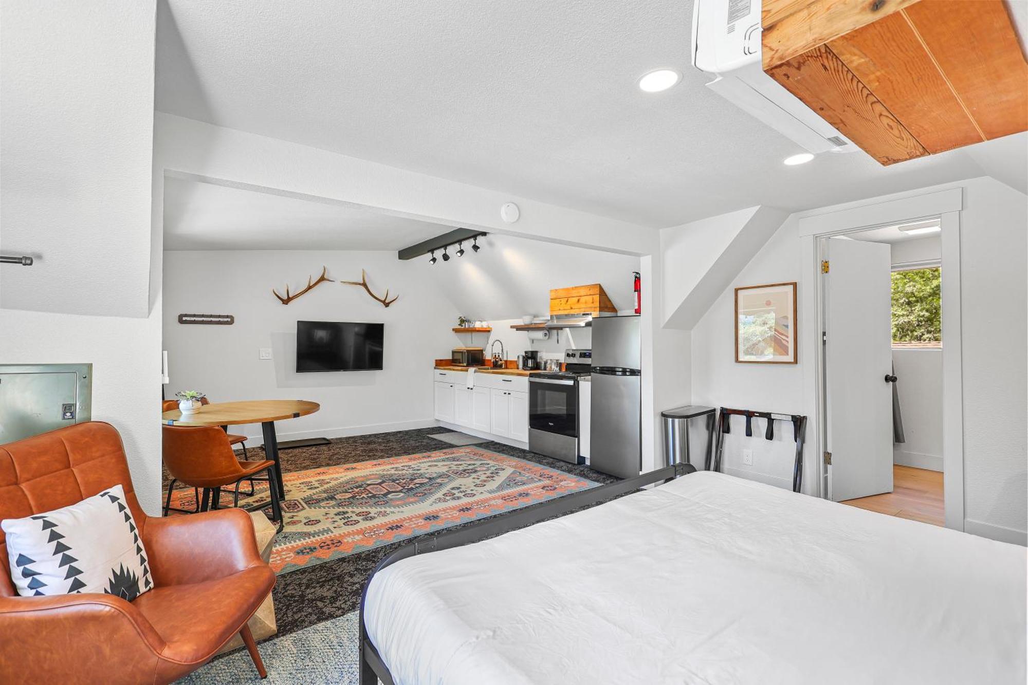 Basecamp Lodge Маунт-Шаста Номер фото