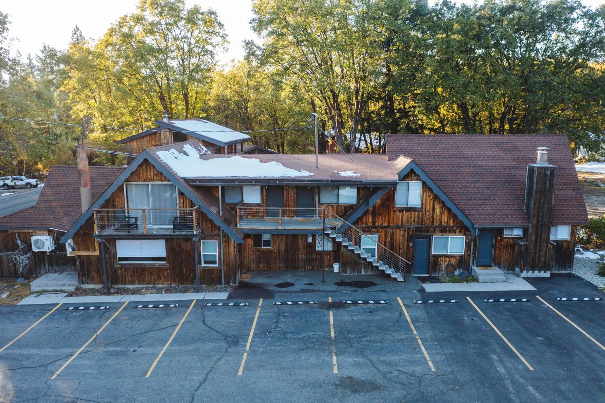 Basecamp Lodge Маунт-Шаста Екстер'єр фото