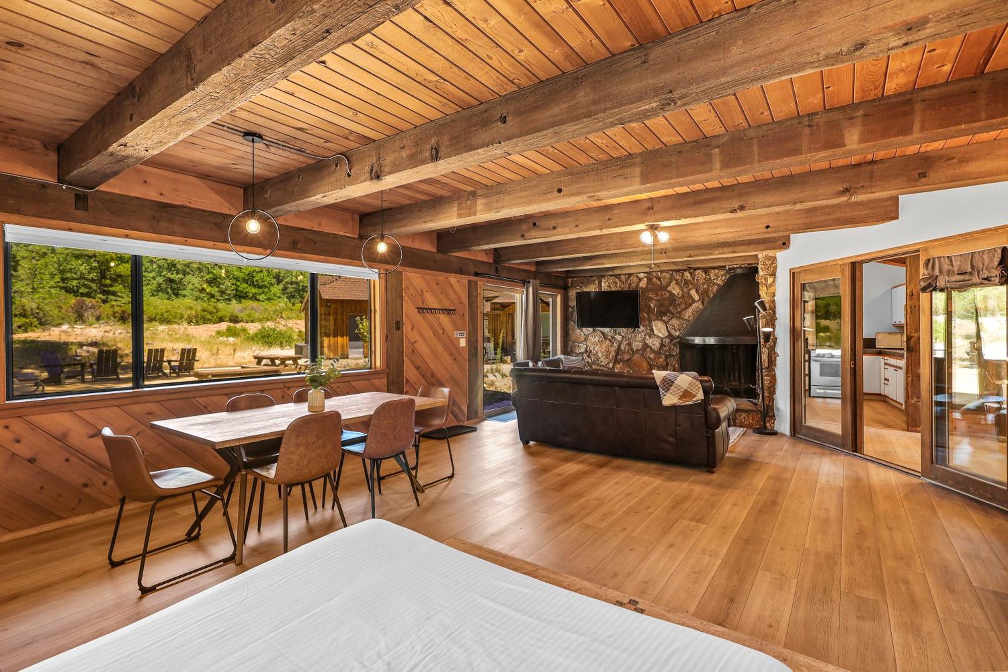 Basecamp Lodge Маунт-Шаста Екстер'єр фото
