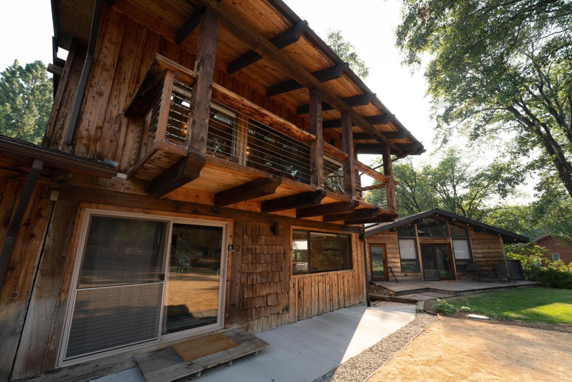 Basecamp Lodge Маунт-Шаста Екстер'єр фото