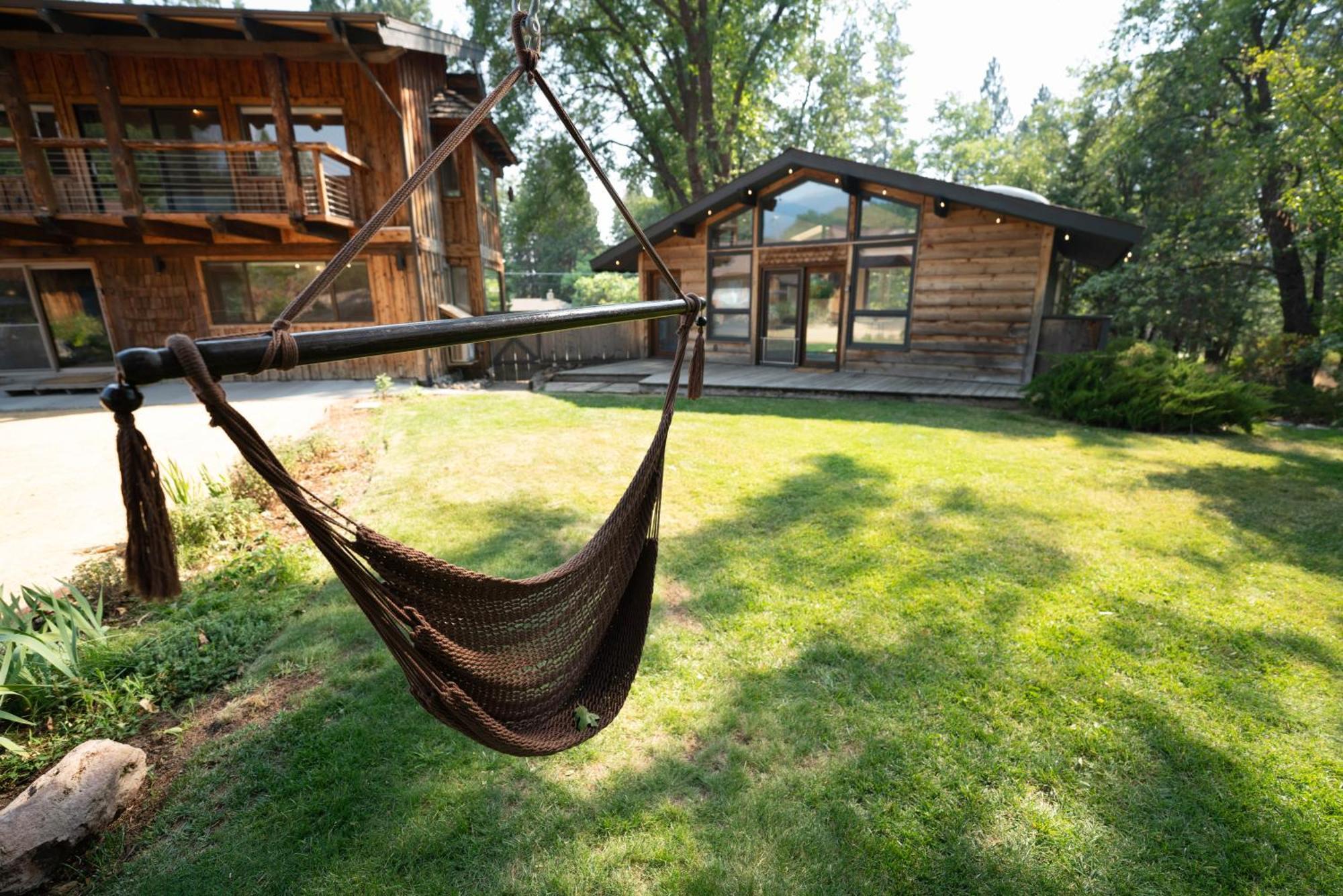 Basecamp Lodge Маунт-Шаста Екстер'єр фото